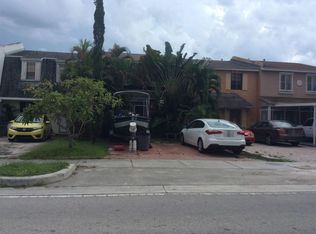 1642 W 72nd St, Hialeah, FL 33014
