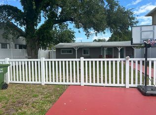 642 SW 2nd St, Hallandale Beach, FL 33009