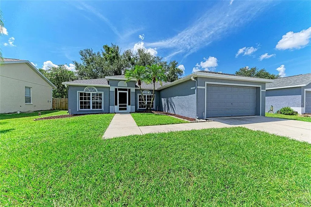 4 bed, 2.0 bath, 1601 sqft, $2,350 — Photo 1