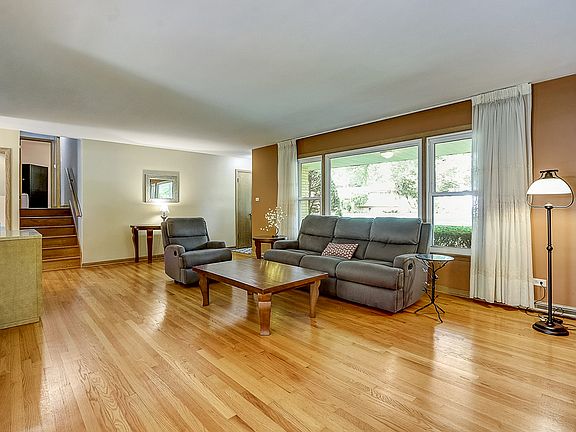 3rd image of 12401 S McVickers Ave