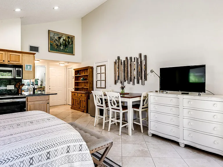 11863 Wimbledon Cir #527 — Photo 3