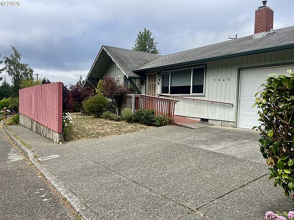 2nd image of 1840 Ocean Blvd SE