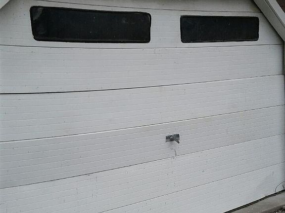 3rd image of 104 4th St
