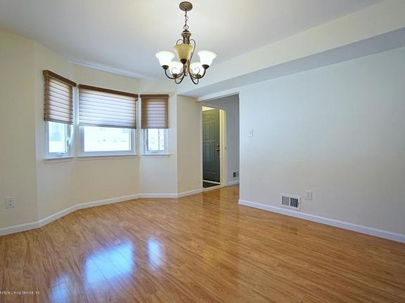 5th image of 53 Shirra Ave #1