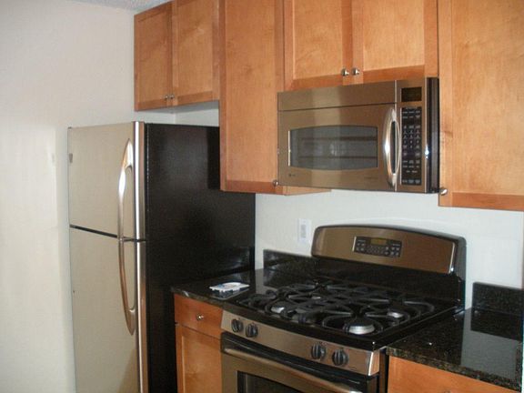 5th image of 75 S Reynolds St APT 313