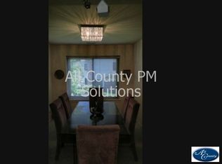 3085 Pheasant Creek Dr APT 216, Northbrook, IL 60062