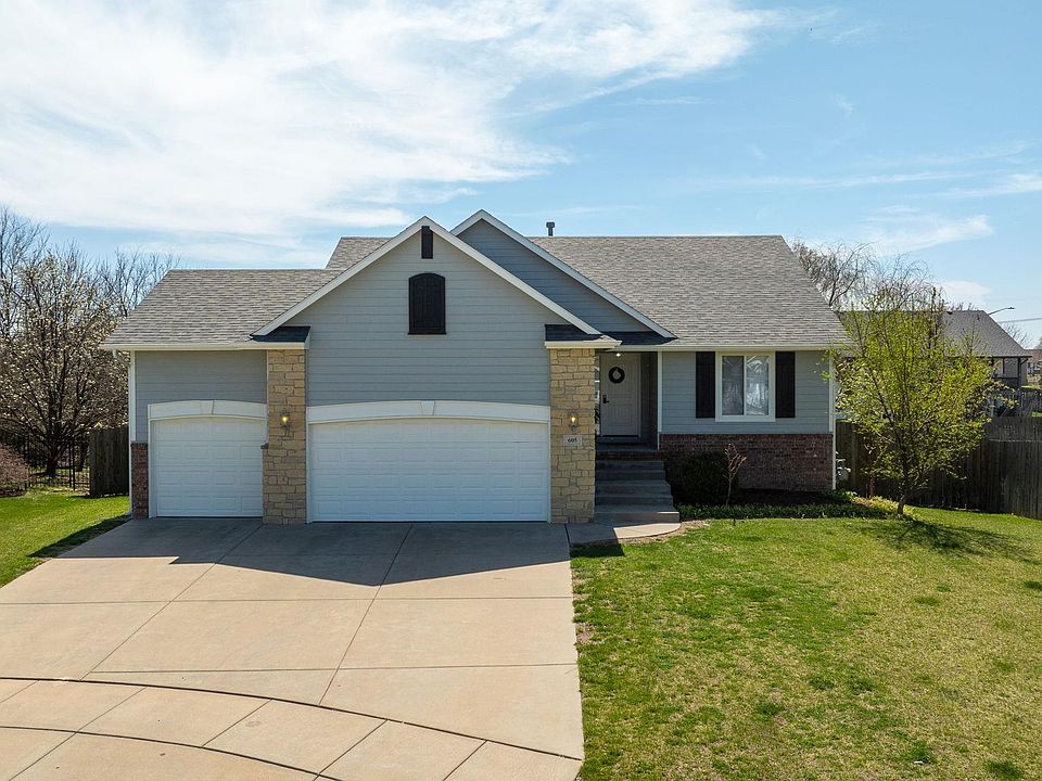 1st image of 605 W Point Cir