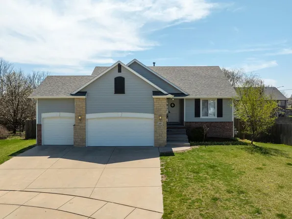 605 W Point Cir, Andover, KS 67002