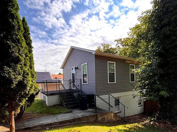 1216 Nova Ave, Capitol Heights, MD 20743