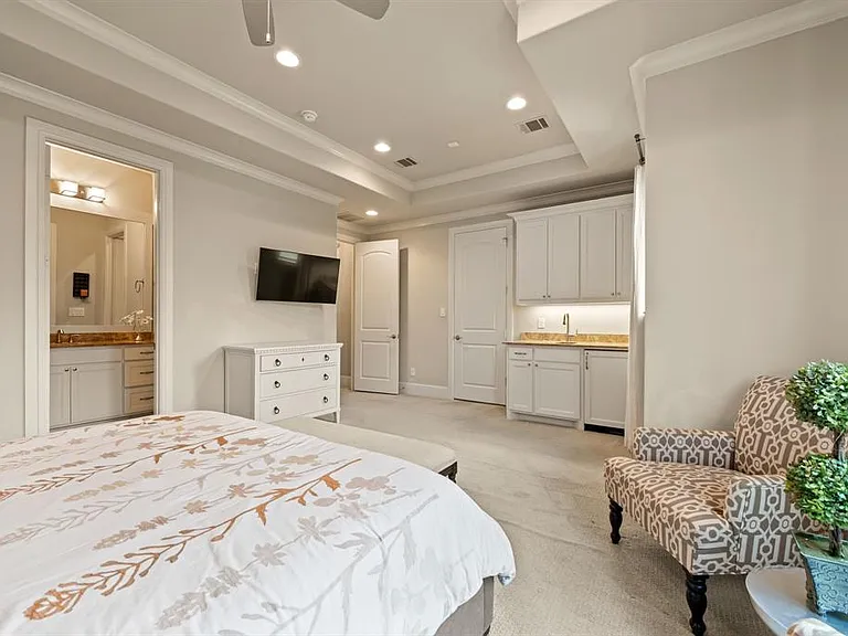 908 Lake Carillon Ln — Photo 29