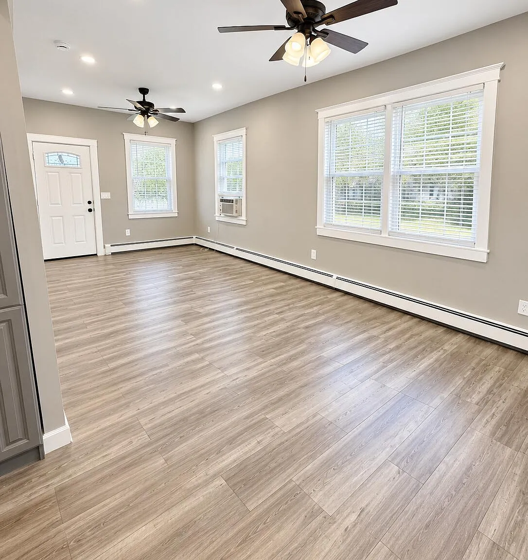 3 bed, 996 sqft, $3,900 — Photo 3