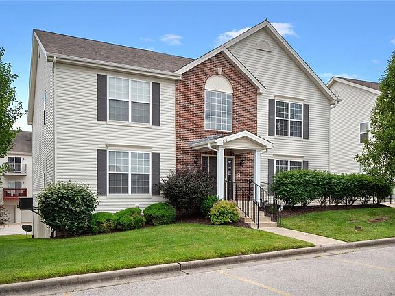 3rd image of 716 Harbor Woods Dr APT A