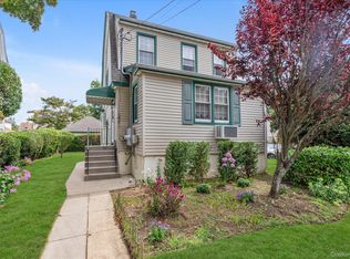 141 Elmwood St, Valley Stream, NY 11581
