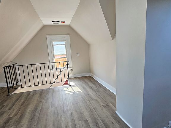 2nd image of 800-03 George St #3