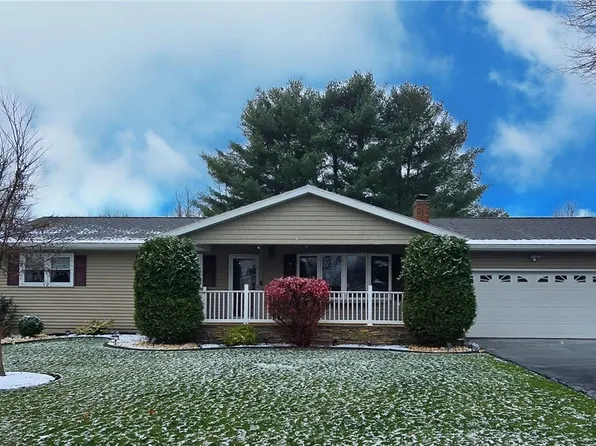 17 Lyons Dr, Horseheads, NY 14845