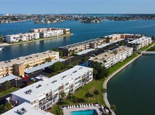 7465 Bay Island Dr S APT 213, South Pasadena, FL 33707