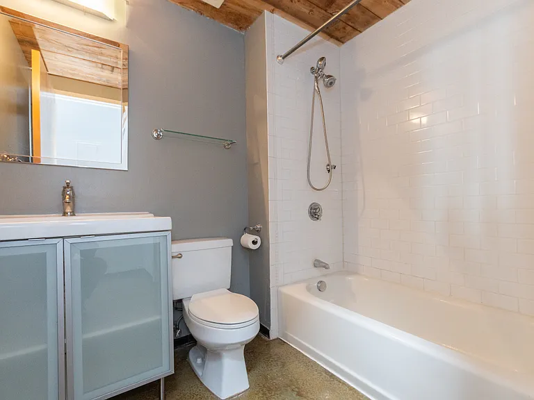 118 Holmes St #405 — Photo 12