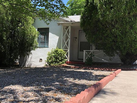 3rd image of 210 Carlisle Blvd SE
