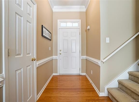 3rd image of 10337 Tintinhull Dr #240