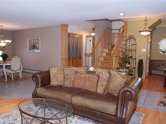 5th image of 22 Westmoylan Ln