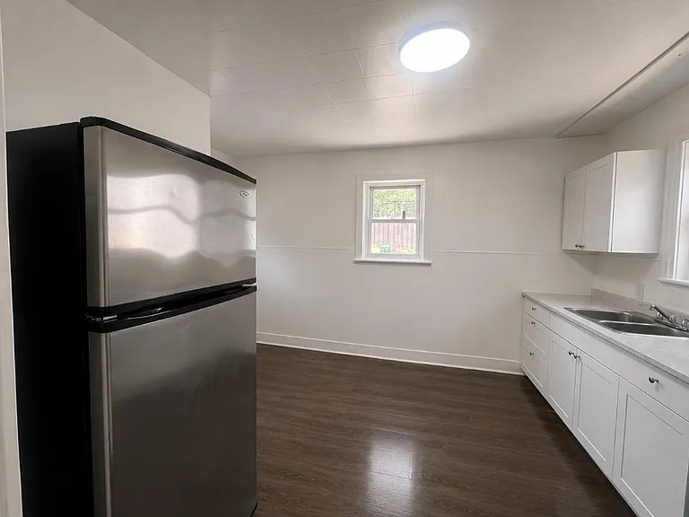 415 Eva Ave — Photo 7