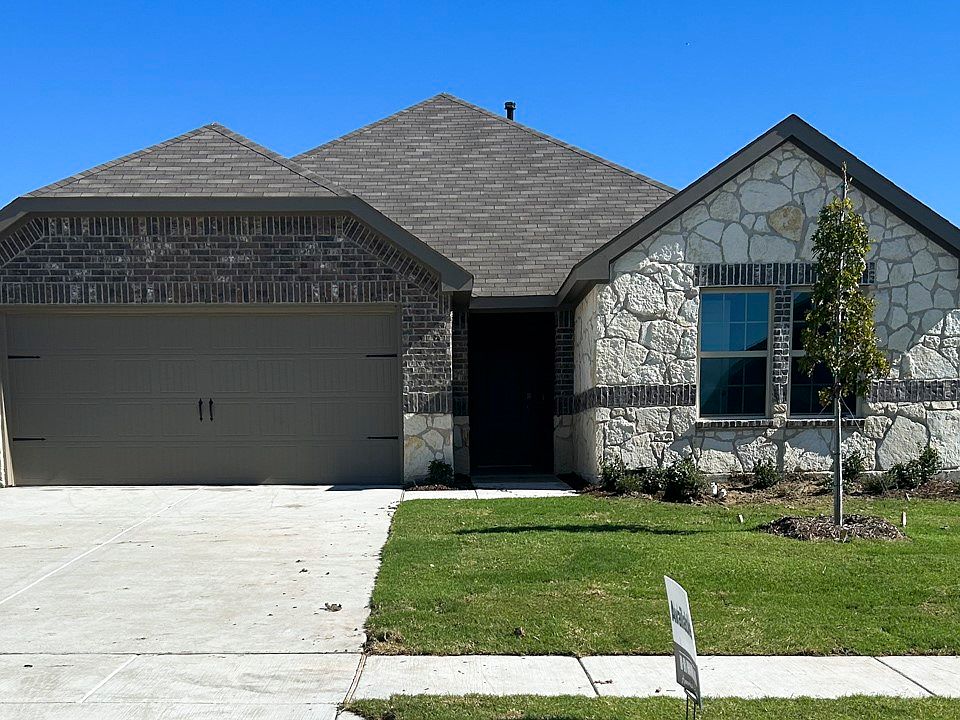 1st image of 206 Alice Springs Ln