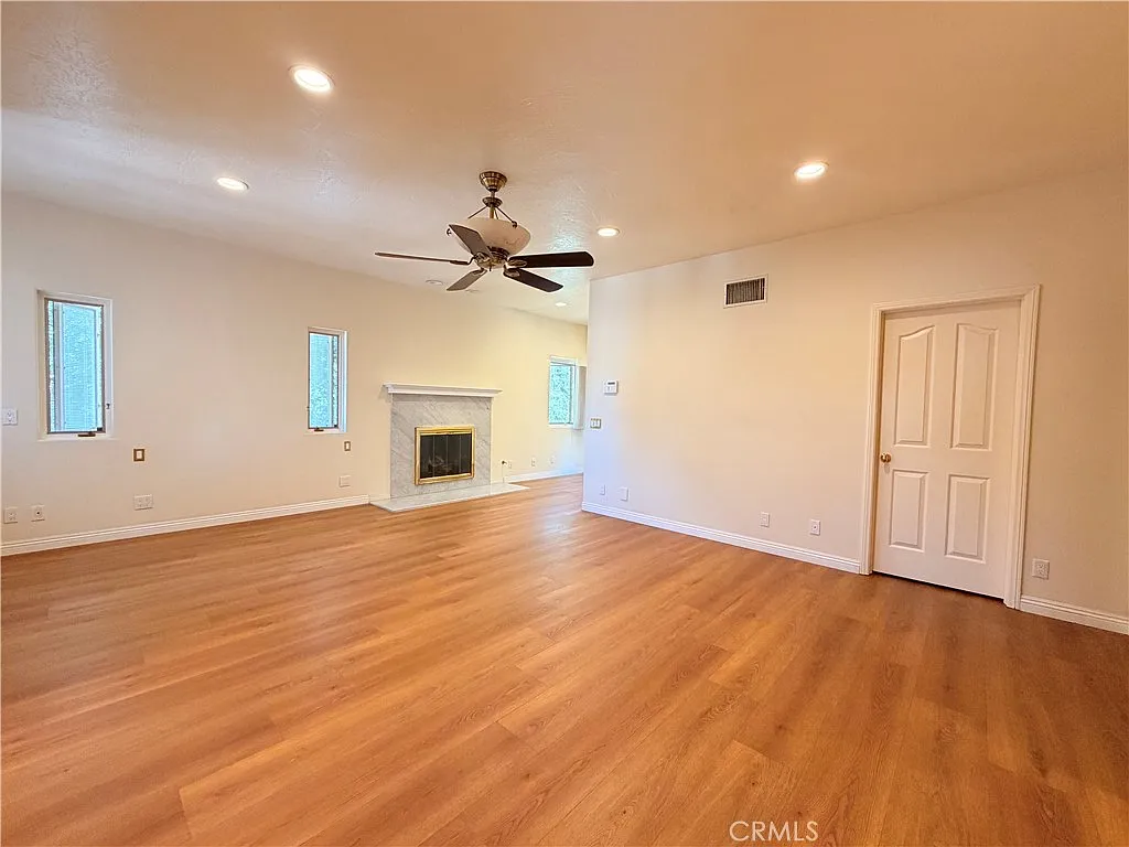 6 bed, 6.5 bath, 5867 sqft, $13,000 — Photo 4