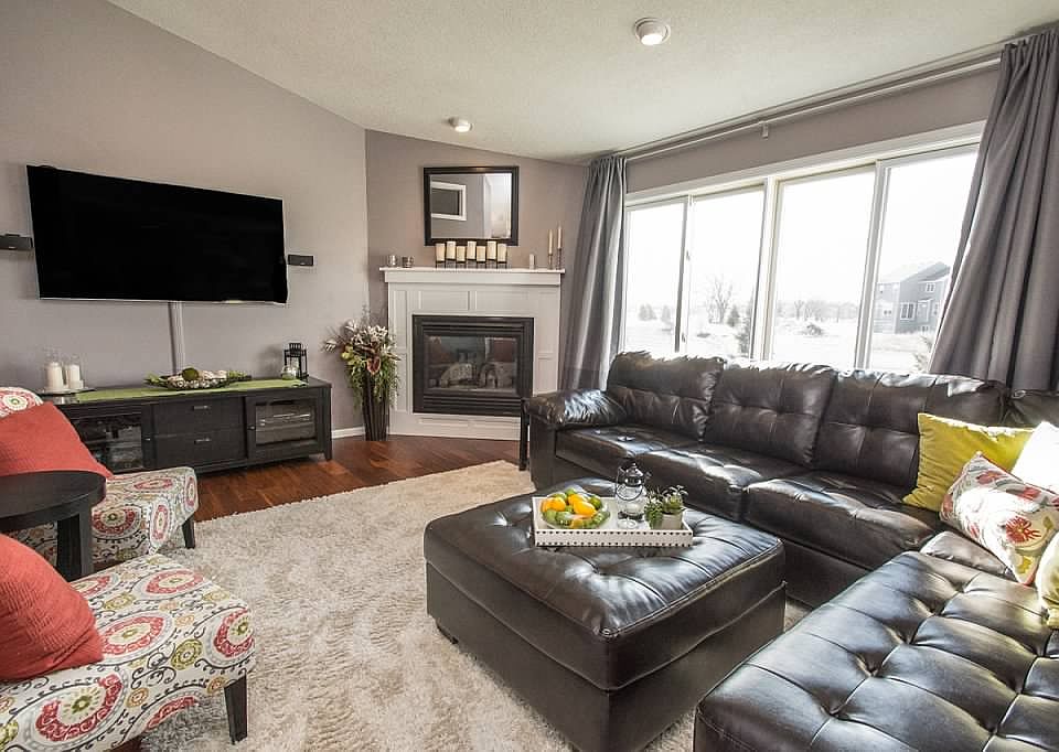 2nd image of 7831 Park Cir NE