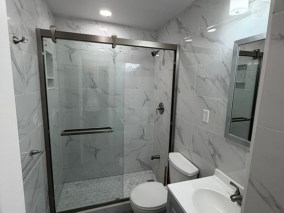 4th image of 8446 162nd St Floor 2