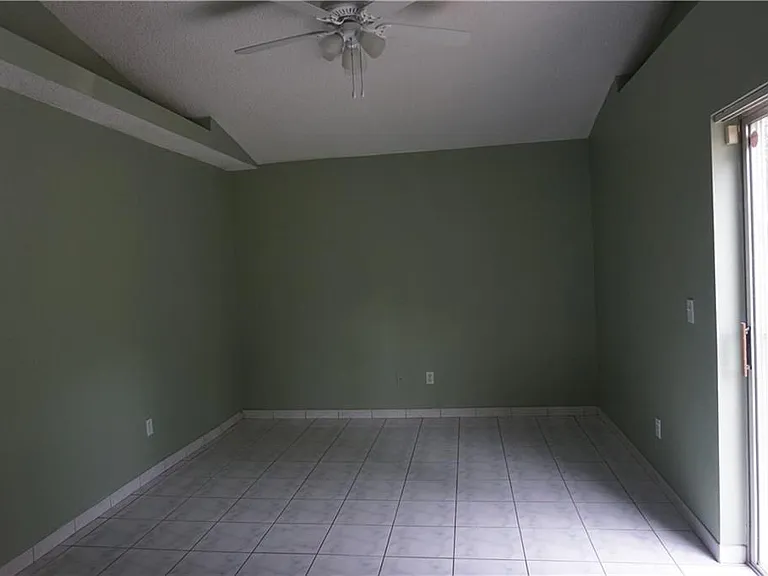7139 Edgewater Shores Ct — Photo 5