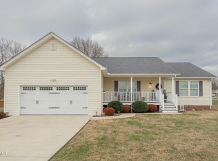 206 Crest Dr, Mount Carmel, TN 37645