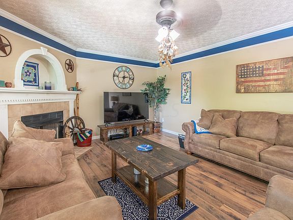 5th image of 4202 Sequoia Ave