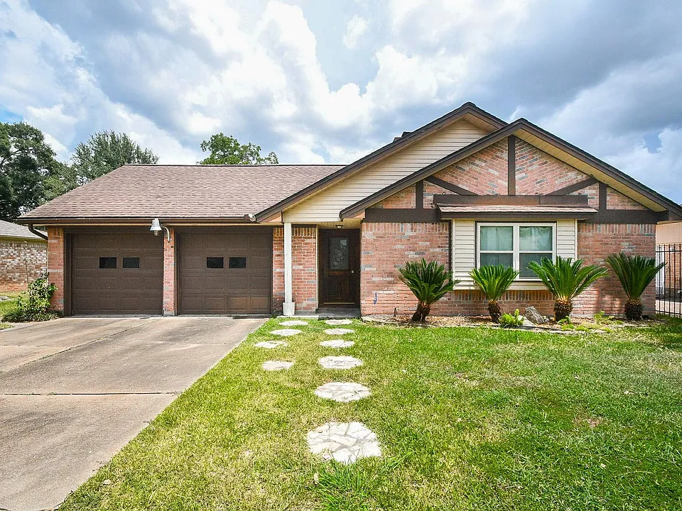 11915 N Hanworth Dr