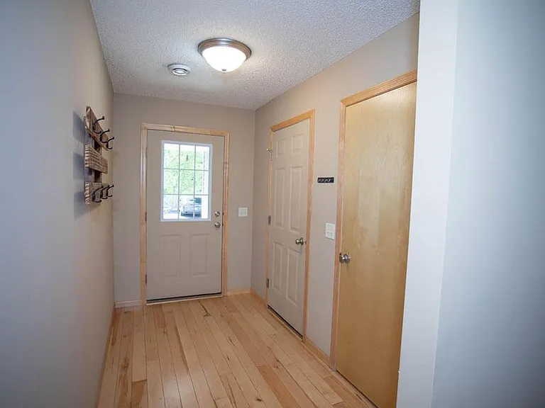 3175 Frontier Dr — Photo 4