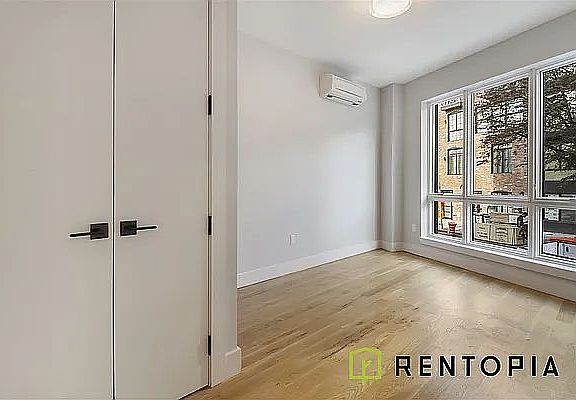 4th image of 426 Manhattan Ave #1L