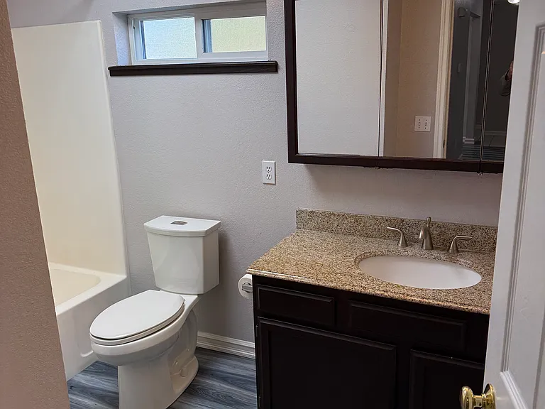 NE Cedar Ave — Photo 23