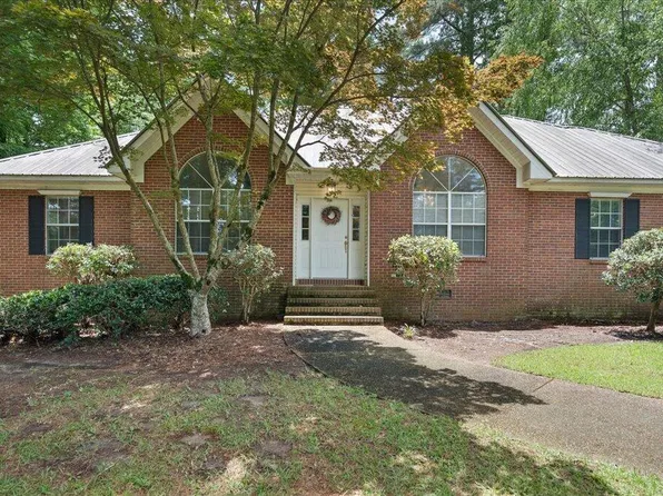 105 Russell St, Newton, MS 39345