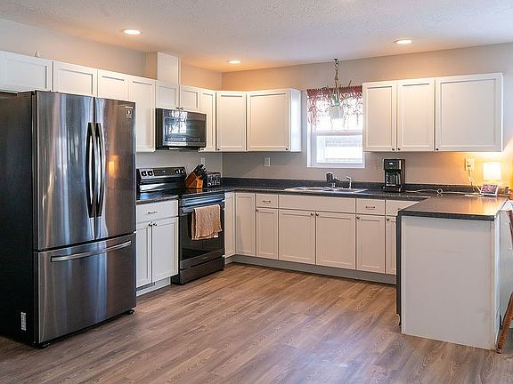 2nd image of 1404 W 2nd