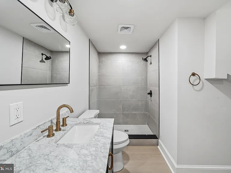 423 S 20th St #B — Photo 21