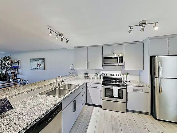 2nd image of 400 Padre Blvd Unit 104
