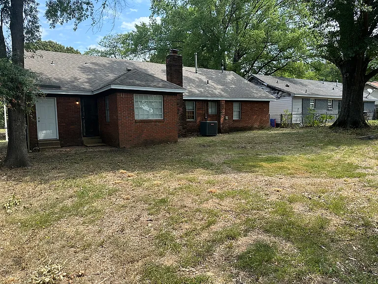 4697 Wooddale Ave — Photo 37