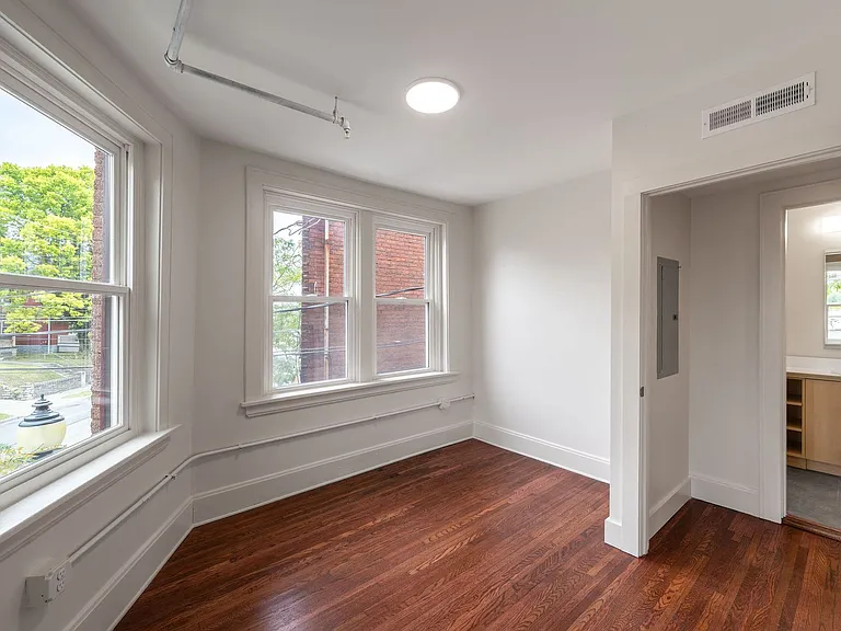 3604 Montgomery Rd — Photo 9