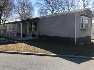 8 Hillcrest Dr, Hershey, PA 17033