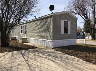 709 2nd St NE TRLR 25, Dyersville, IA 52040