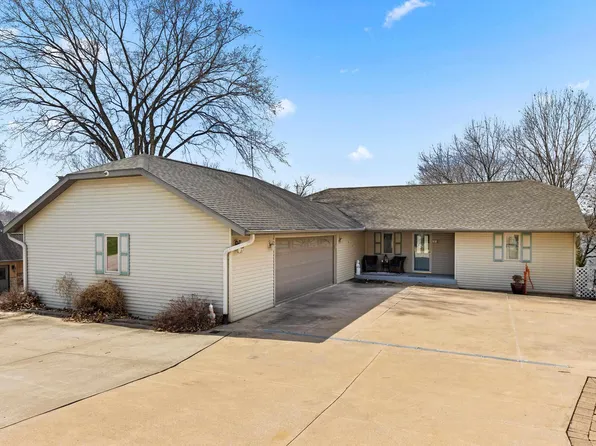 94 Tamarack Ct, Dahinda, IL 61428