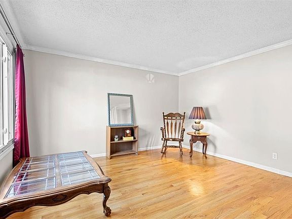 4th image of 9209 W 100th St