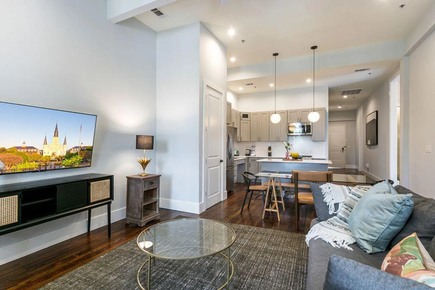 5 bed, 3.0 bath, 1517 sqft, $13,307 — Photo 3