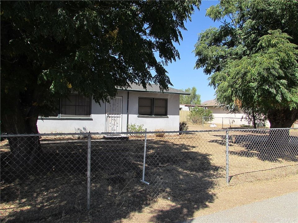 1st image of 24210 Dracaea Ave