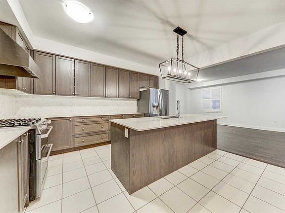 5th image of 27 Hassard Short Ln