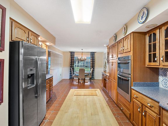 5th image of 9027 Latimer Dr